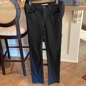Levi’s 314 Shaping Strait black jeans Size 28 x 34
